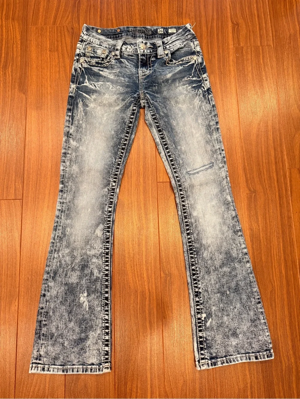 Embellished Acid Wash Jeans with Pocket Rhinestones - Picture 3 of 8